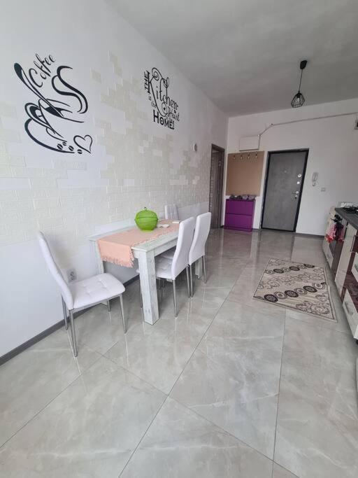 Mural Art Apartament Petroşani Dış mekan fotoğraf
